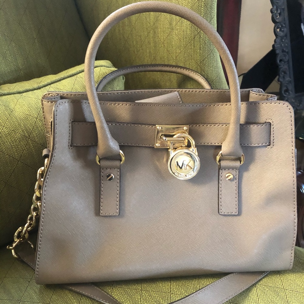HOUR FLASH: Michael Kors Hamilton Purse 👜